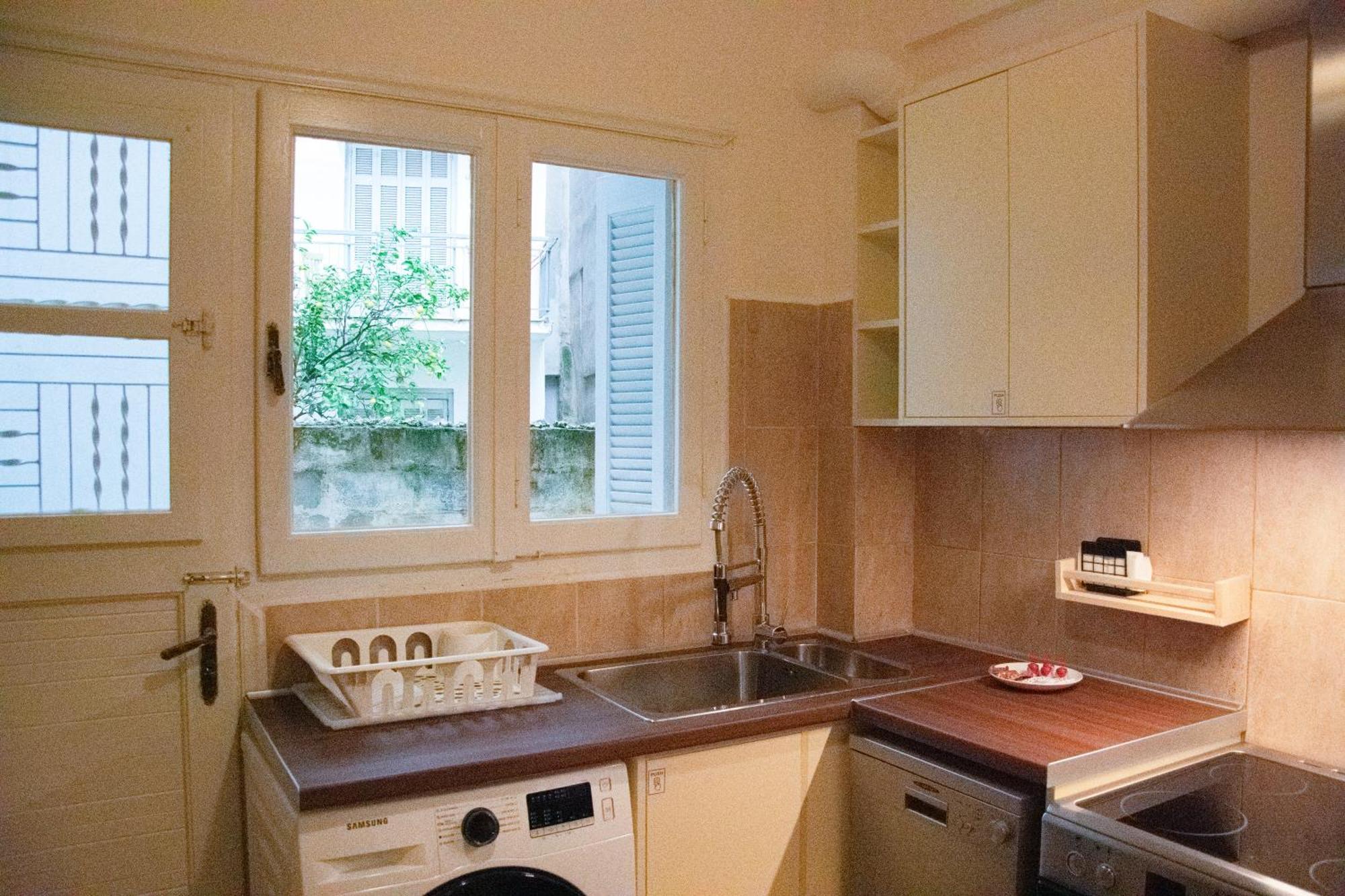 Spacious Modern Apartment In Pagkrati Афины Экстерьер фото